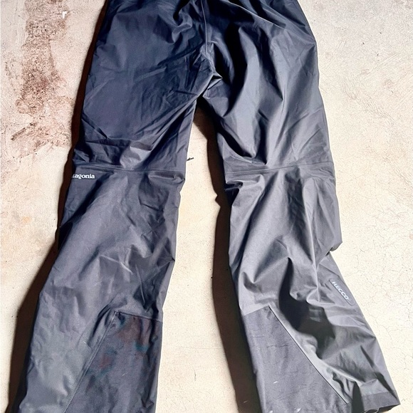 Great snow pants , great condition, I’m open for offers . - Picture 1 of 5